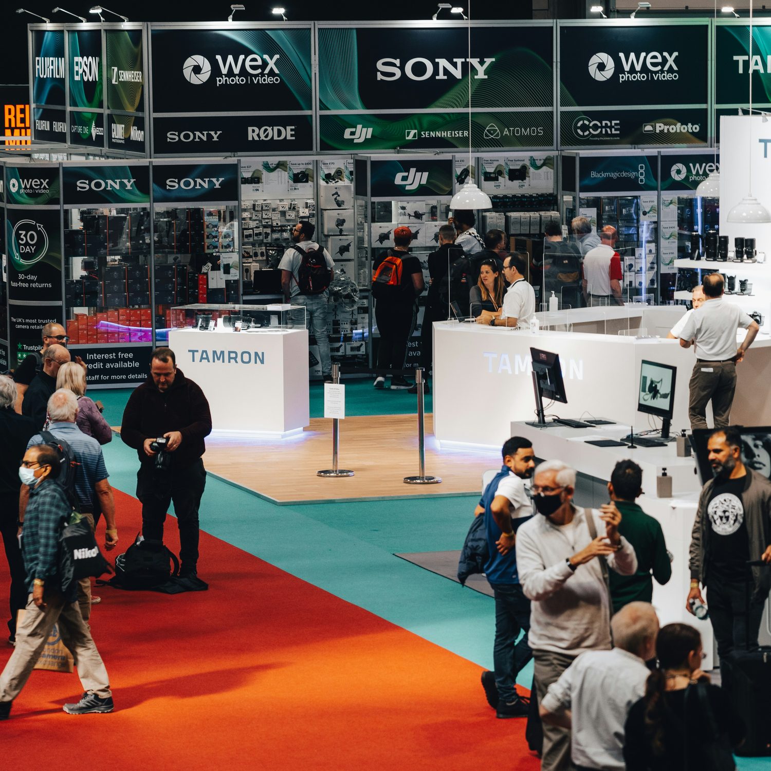 Salon professionnel avec exposants